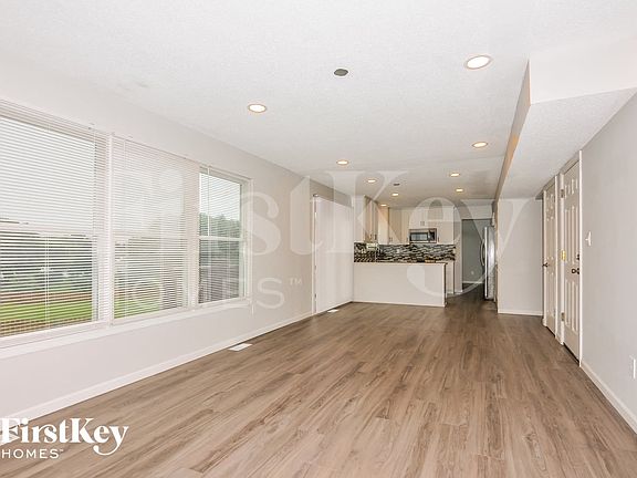 4th image of 169 Dusty Rose Dr