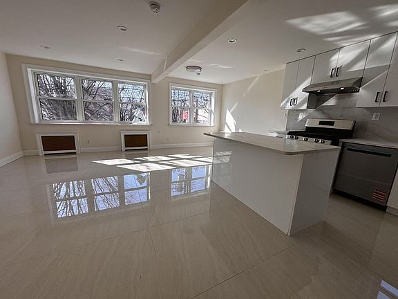 2nd image of 16515 65th Ave #2