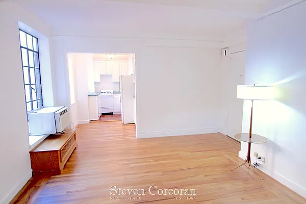 Sold by Steven Corcoran Real Estate | media 9