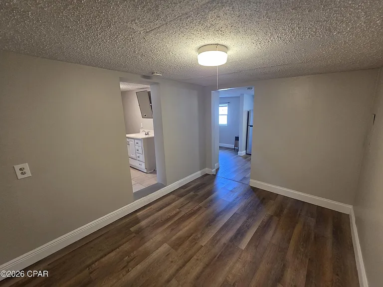 1525 Oak Ave #B — Photo 8