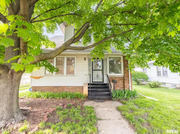 803 Saint Julian St, Pekin, IL 61554