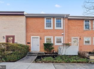 2146 Golf Course Dr, Reston, VA 20191