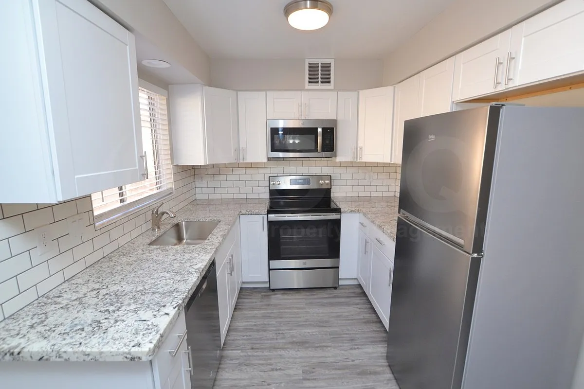 2 bed, 1.0 bath, 981 sqft, $1,499 — Photo 2