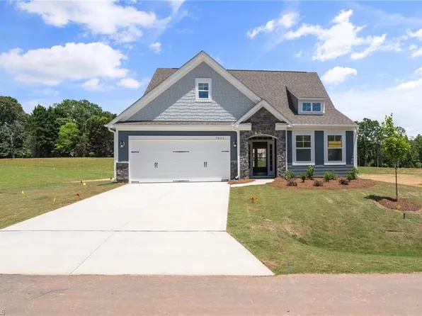 7823 Fairview Garden Trl, Clemmons, NC 27012