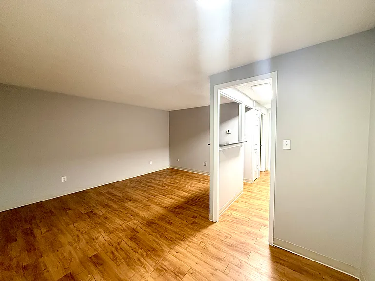 1303 Columbine St #303 — Photo 8