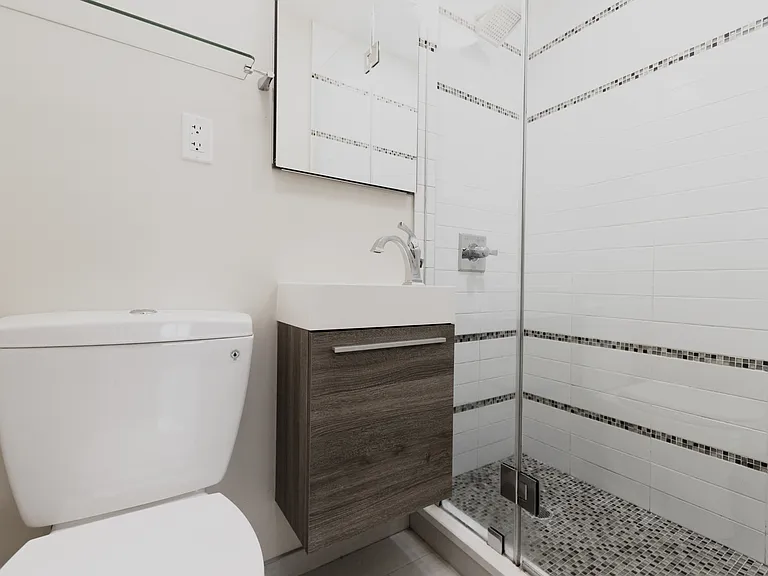576 Henry St #2 — Photo 9