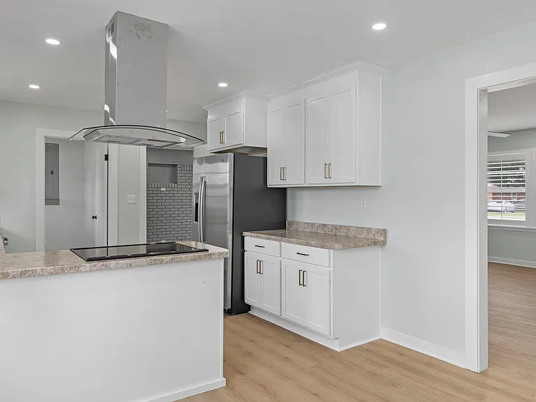 417 Edison Ave — Photo 3