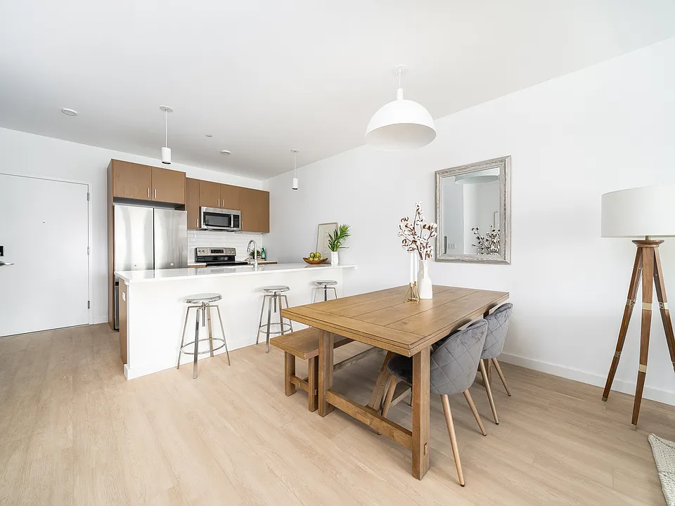 1008 South Ave #208