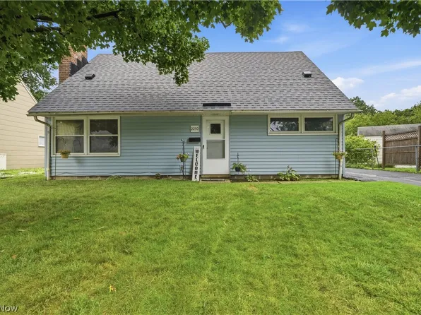 2250 Wichert Dr, Cuyahoga Falls, OH 44221