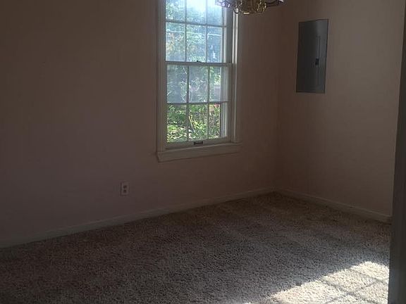 5th image of 303 E South Ave