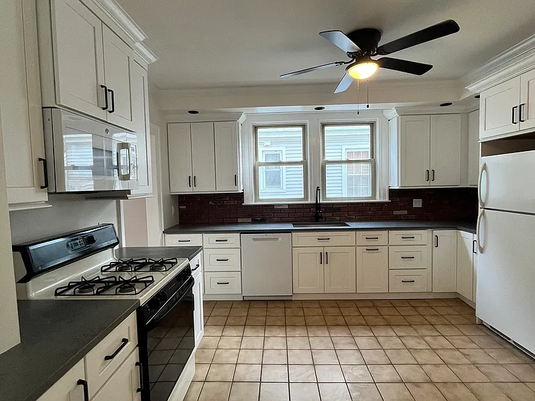 30 Coram St #1 — Photo 8