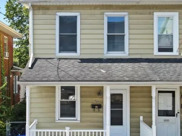 724 2nd St, Catasauqua, PA 18032