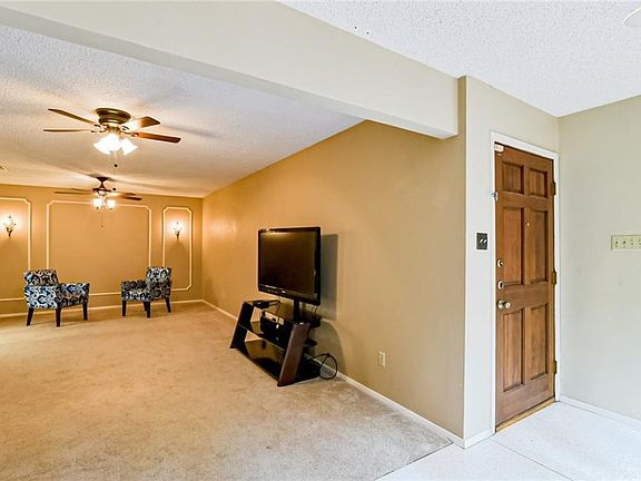 4th image of 6521 Evonshire Dr