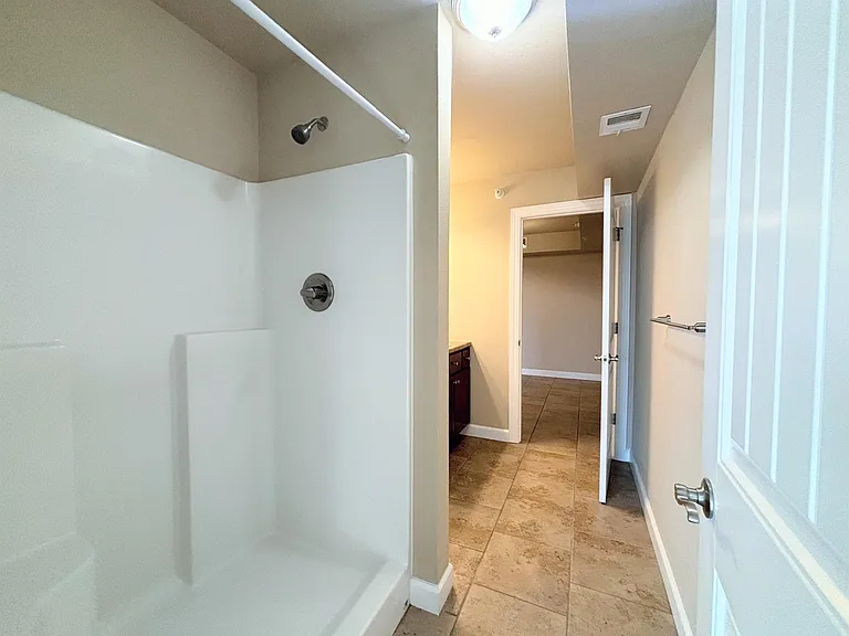 1423 Genesis Dr #14 — Photo 11