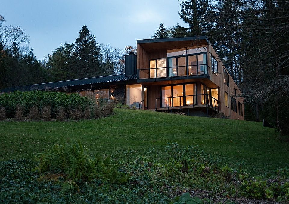 2nd image of 35 Ledgewood Dr