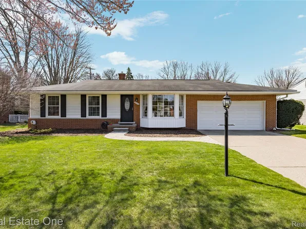 25202 Anchorage St, Harrison Township, MI 48045