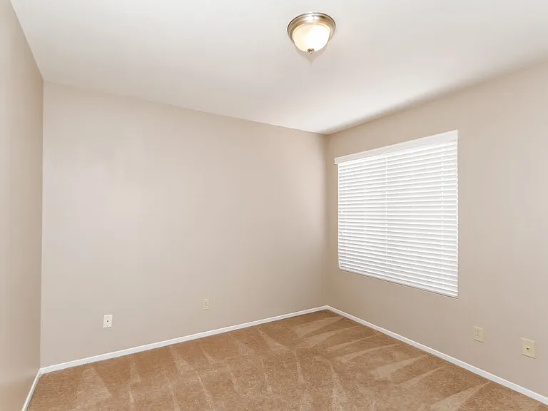 131 Monteen Dr — Photo 9