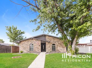 8813 Willowbrook Dr, Rowlett, TX 75088