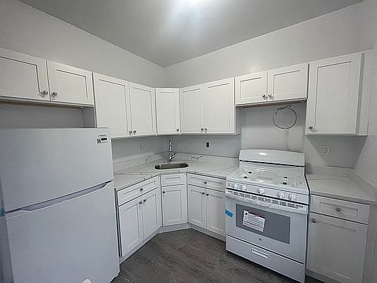 1st image of 7121 13th Ave Floor 3