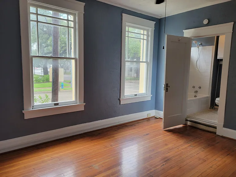 802 McGowen St #12 — Photo 8
