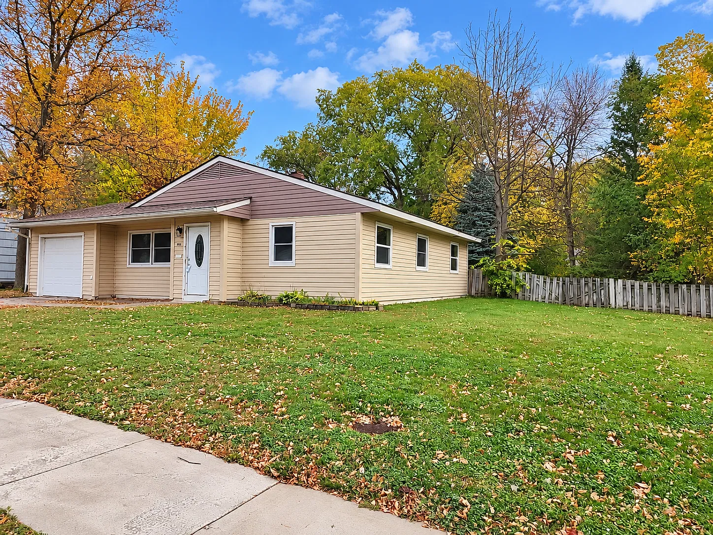 3 bed, 1.0 bath, 1134 sqft, $1,700 — Photo 4