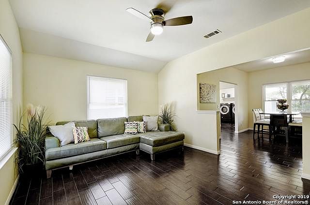 1st image of 1548 W Agarita Ave