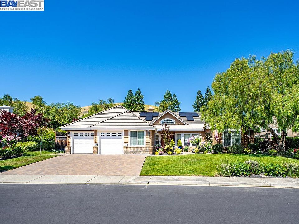 1st image of 212 Murcia Ct