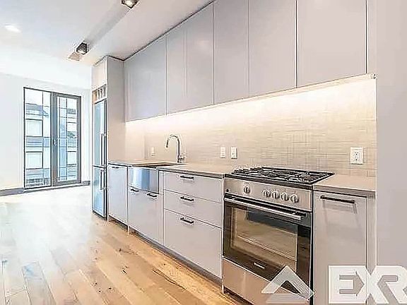 5th image of 42-22 27th St #614