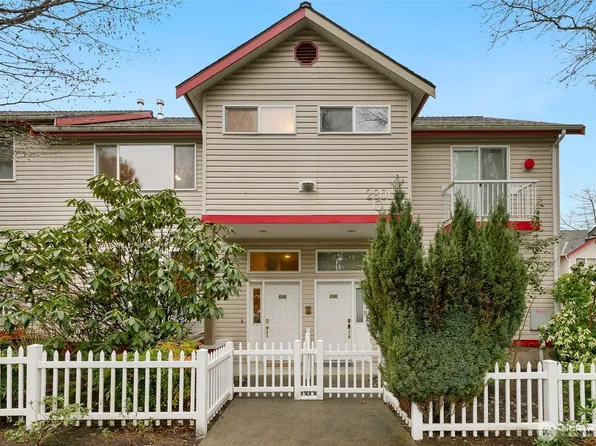 2801 NE 130th Street #C102, Seattle, WA 98125