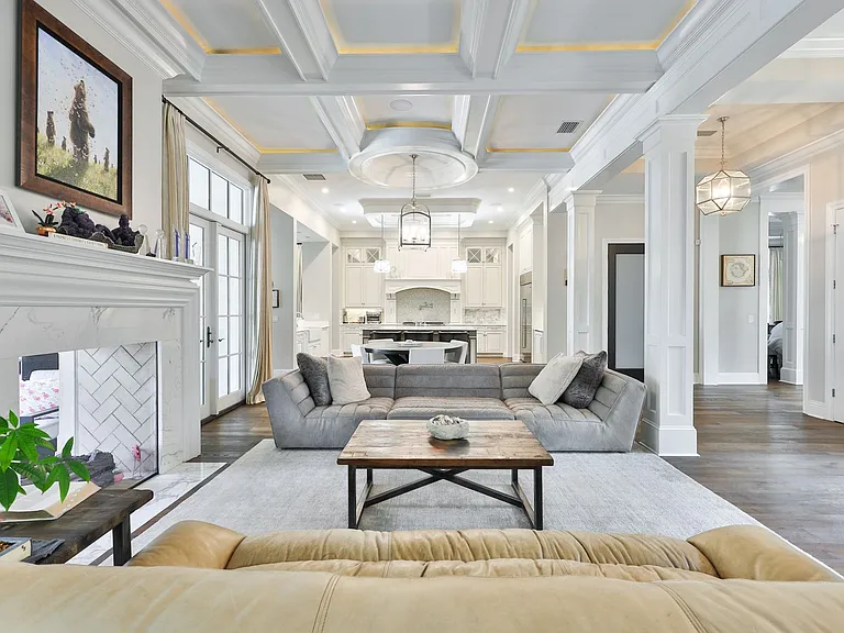 629 Riviera Dr — Photo 20
