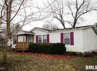 920 N Maple St, Centralia, IL 62801