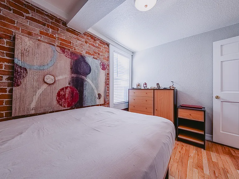 863 Mariposa St — Photo 32