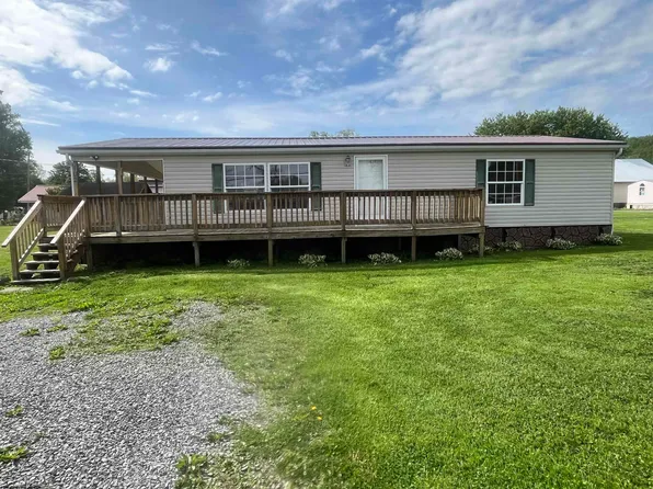 102 Brookview Dr, Weston, WV 26452