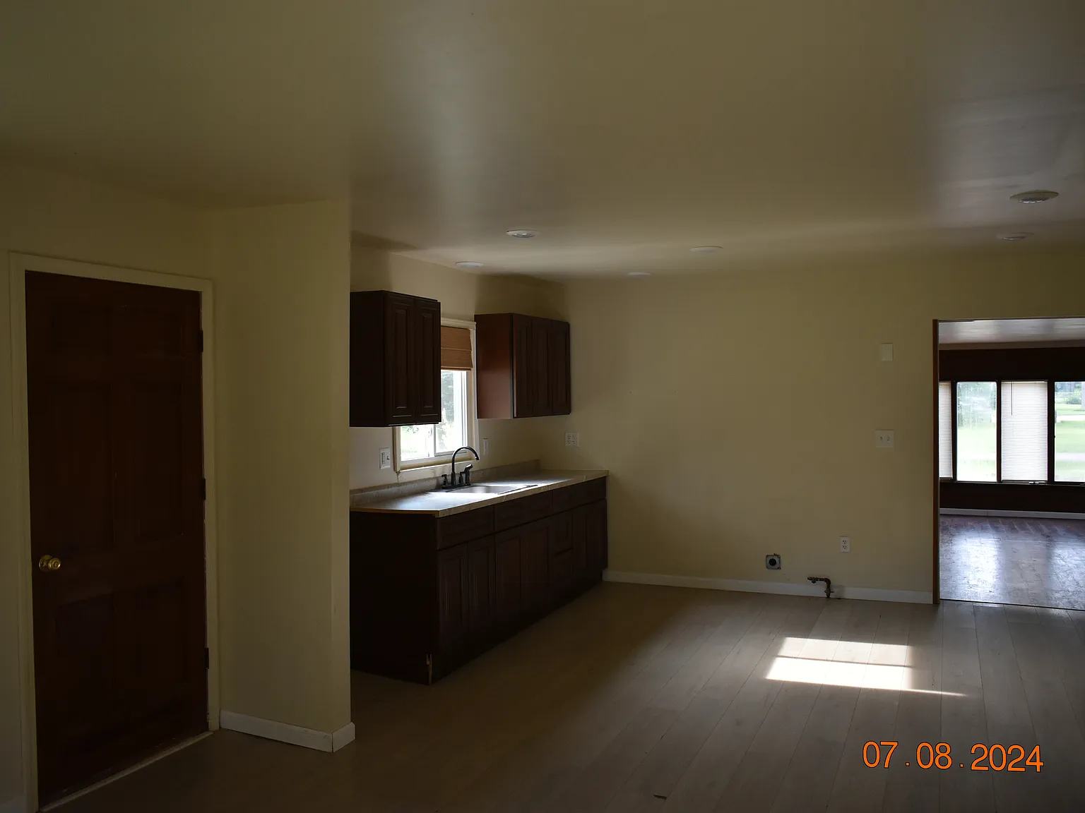 3 bed, 1800 sqft, $1,450 — Photo 3