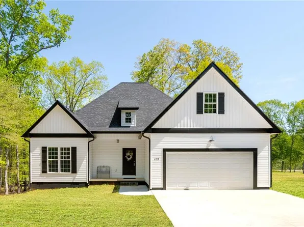 433 E Brookwood Ave, Liberty, NC 27298
