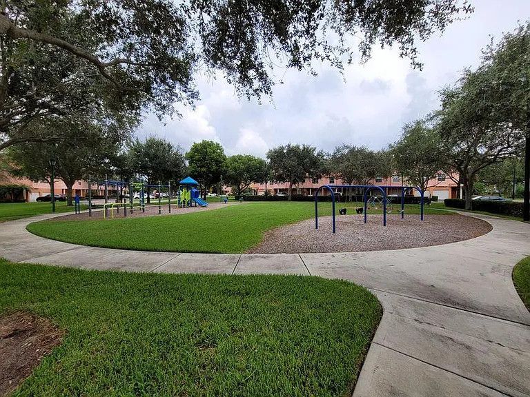 2024 Alta Meadows Ln — Photo 10
