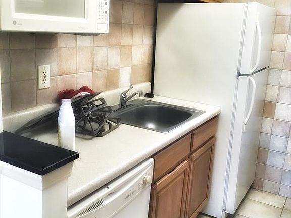 3rd image of 2503 Newtown Ave APT 3F