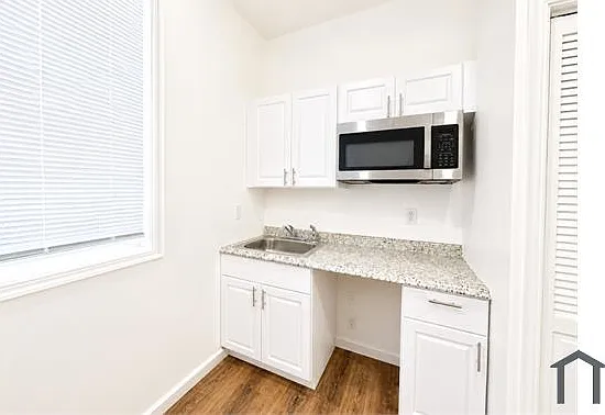 318 N Paca St #8 — Photo 5