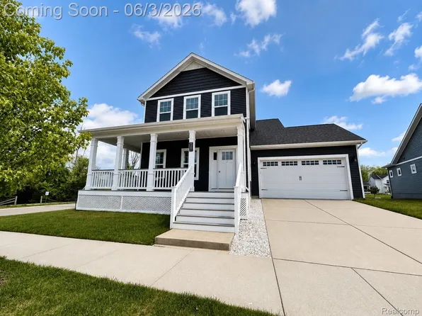 9261 Regency Blvd, Pinckney, MI 48169