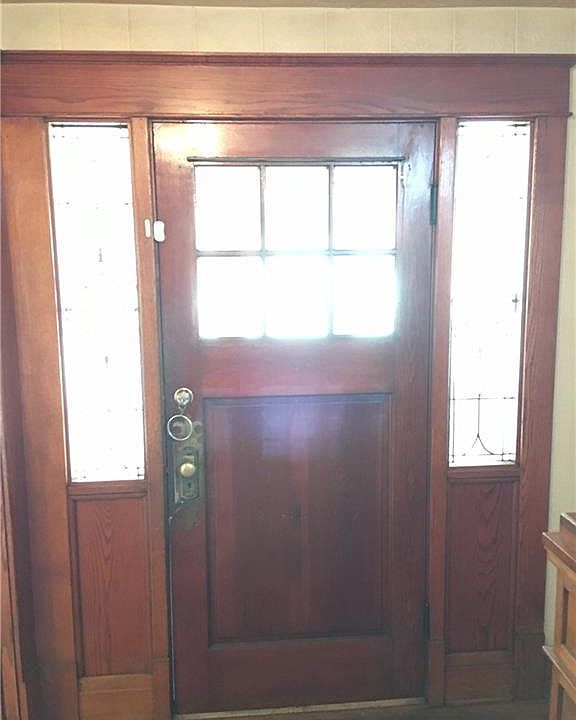2nd image of 2505 Genesee St