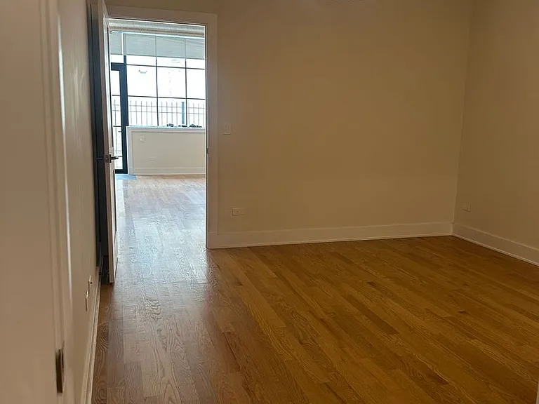4405 N Artesian Ave #205 — Photo 18