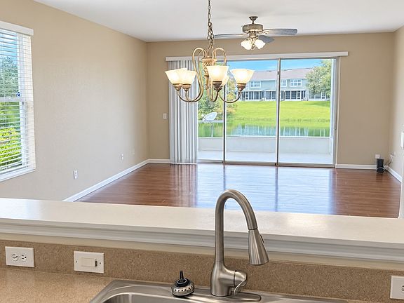 3rd image of 4970 SW 45th St