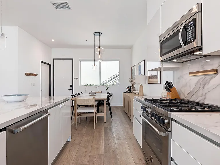 957 Figueroa Ter #313 — Photo 9