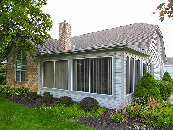 4th image of 303 Villa Oaks Ln