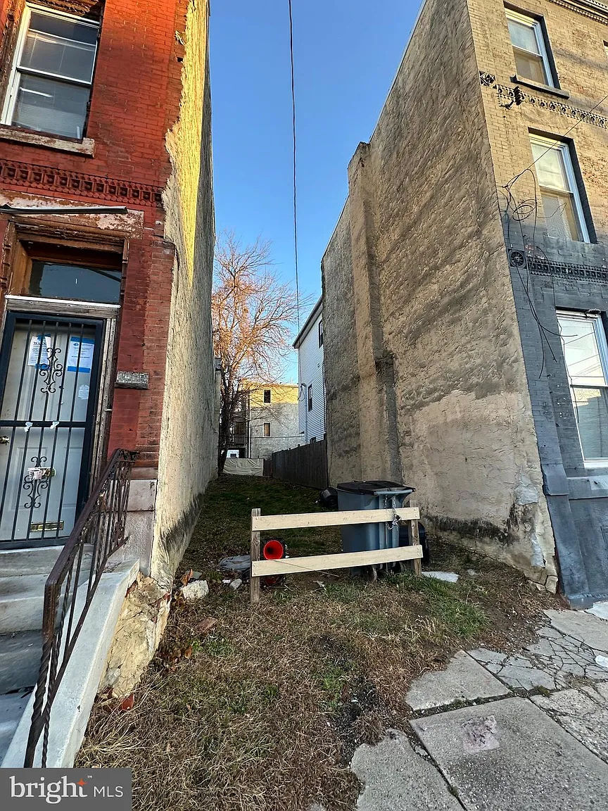 1907 W Norris St photo 1