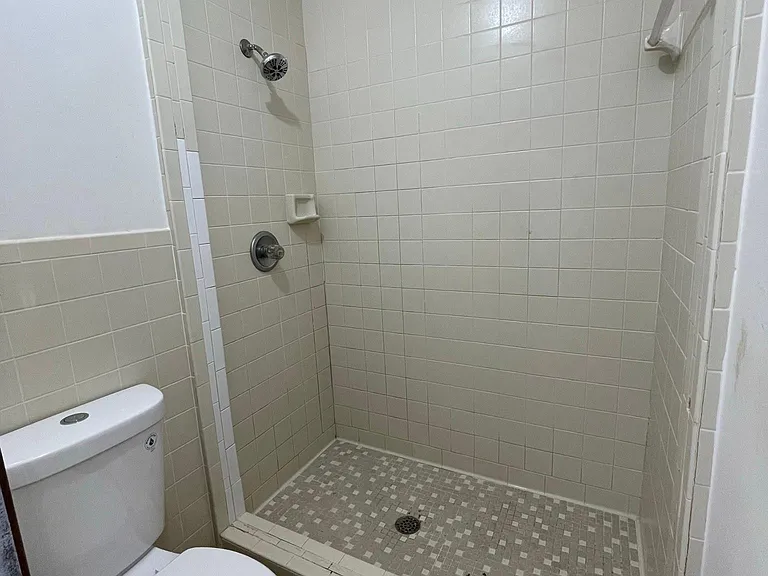 81 Emerald Ct — Photo 13