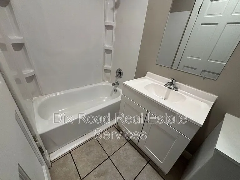 309 Moore St — Photo 15