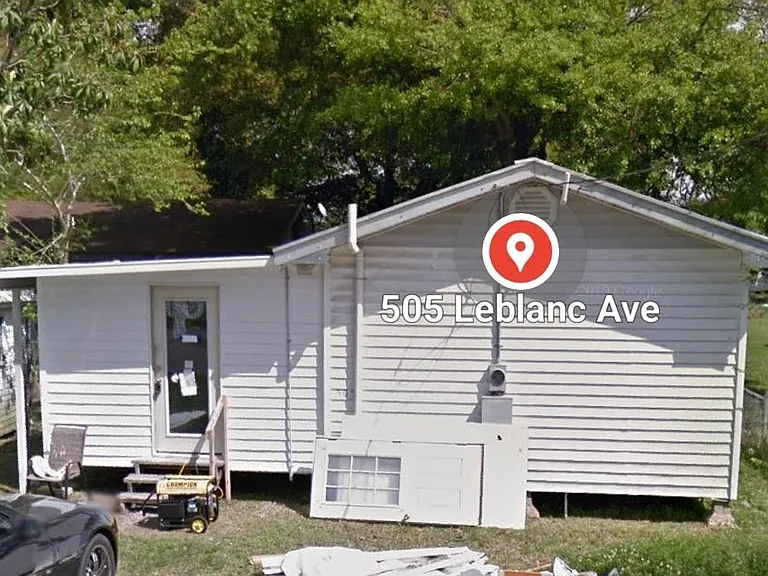505 Leblanc St — Photo 2