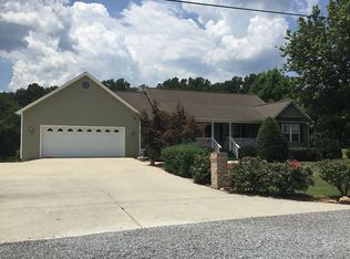 86 Strawberry Ln, Trenton, GA 30752