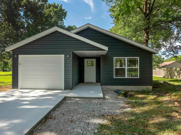 1819 W Adams St, Herrin, IL 62948
